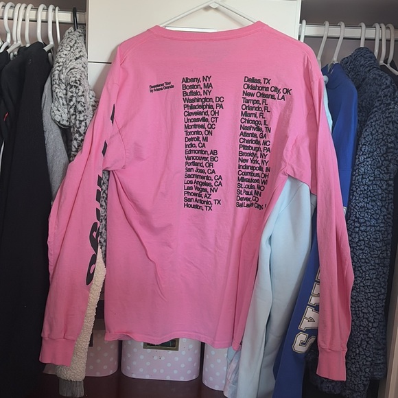 Sweetener Tour 7 Rings Pink Long Sleeve Shirt - Picture 2 of 2